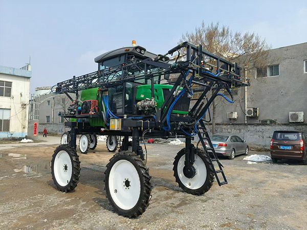 3WPZ-2000DH型自走式噴桿噴霧機(jī)